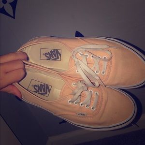vans size 7.5 men’s , 9 women’s (: